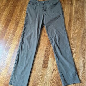 lululemon athletica Men's ABC classic fit 33 waist 33 length